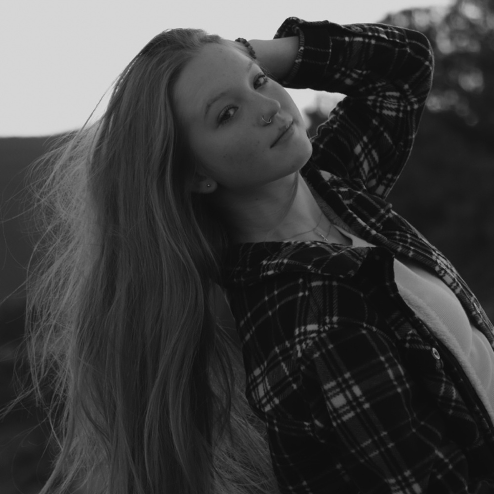 Meet your Posher, Mina